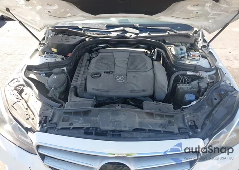 2014 Mercedes-Benz E 350 z USA, uszkodzony, nr VIN WDDHF5KB9EA782979